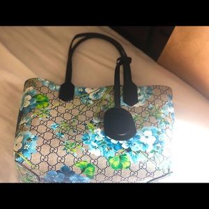 Gucci Blooms collection - reversible bag!